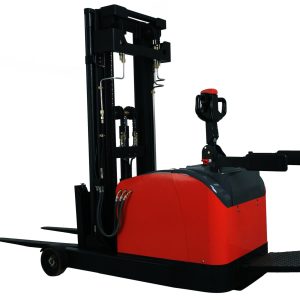 CQDM12/15-810 Meerijdende Reachtruck